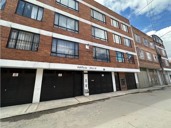 Apartamento de 3 alcobas en venta en Fontibon, Bogotá, 61 m² · foto 2 de 23