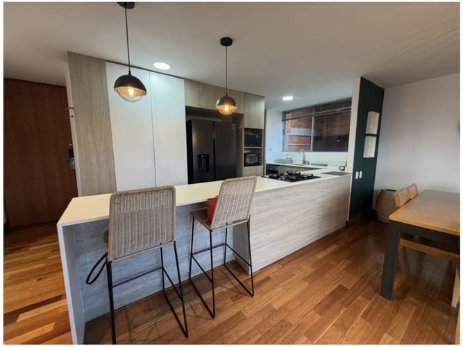 Apartamento de 2 alcobas en venta en Altos Del Poblado, Medellín, 115 m² · foto 2 de 20