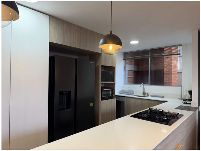 Apartamento de 2 alcobas en venta en Altos Del Poblado, Medellín, 115 m² · foto 3 de 20