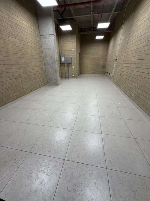 Local en arriendo en Guayabal, Medellín, 48 m² · foto 2 de 4