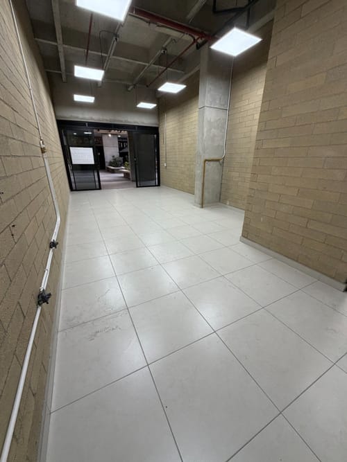 Local en arriendo en Guayabal, Medellín, 48 m² · foto 3 de 4