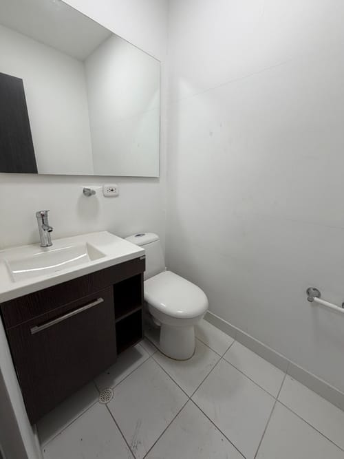 Local en arriendo en Guayabal, Medellín, 48 m² · foto 4 de 4