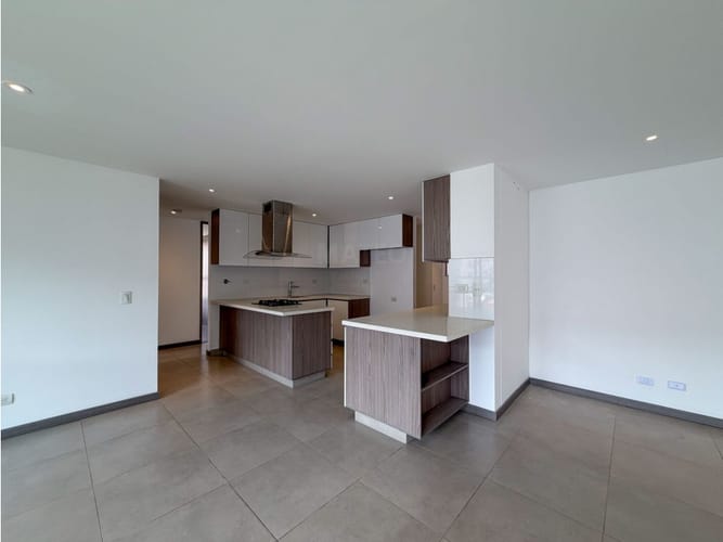 Apartamento de 2 alcobas en venta en Zuñiga, Envigado, 170 m² · foto 9 de 9