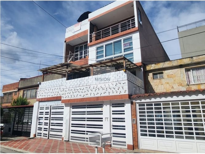 Casa de 9 alcobas en venta en Nueva Marsella, Zipaquirá, 702 m² · foto 1 de 24