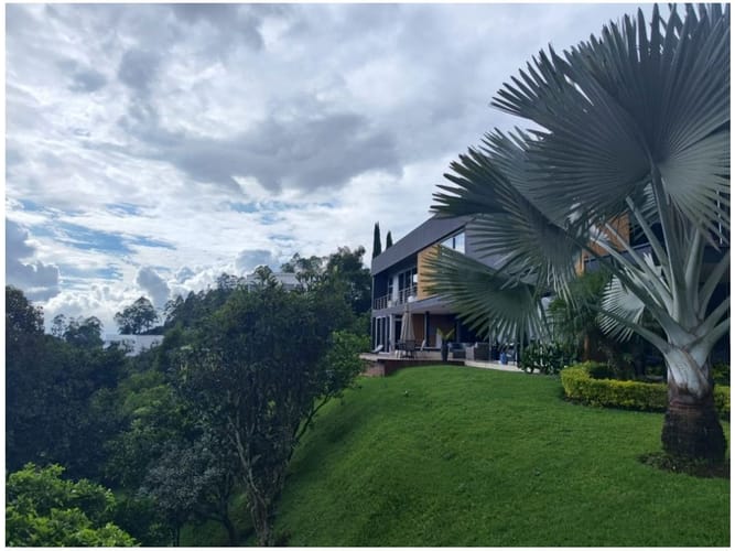 Casa de 6 alcobas en venta en Las Palmas, Medellín, 853 m² · foto 3 de 24