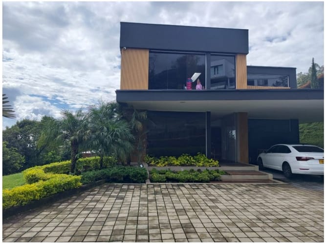 Casa de 6 alcobas en venta en Las Palmas, Medellín, 853 m² · foto 4 de 24