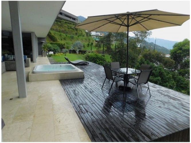 Casa de 6 alcobas en venta en Las Palmas, Medellín, 853 m² · foto 12 de 24