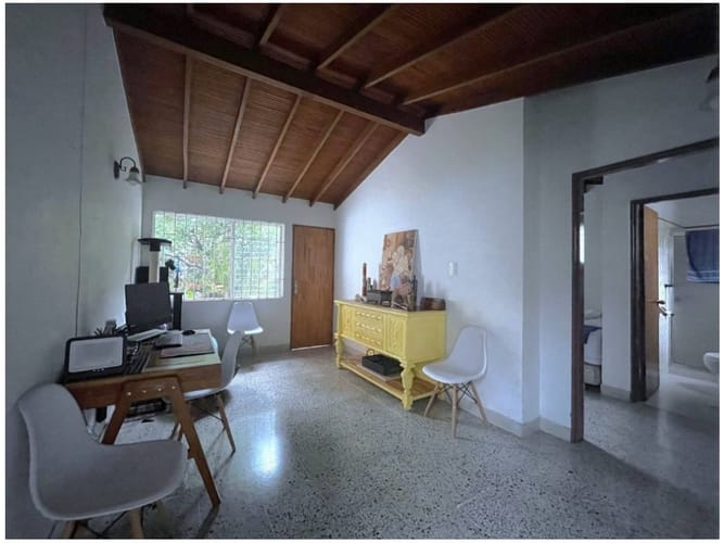 Casa de 5 alcobas en venta en La Castellana, Medellín, 215 m² · foto 3 de 20