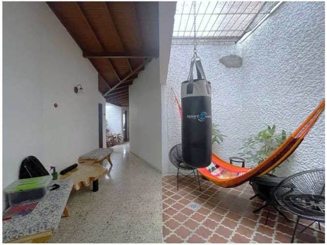 Casa de 5 alcobas en venta en La Castellana, Medellín, 215 m² · foto 8 de 20