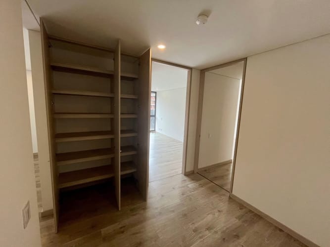 Apartamento de 2 alcobas en venta en El Poblado, Medellín, 101 m² · foto 8 de 24