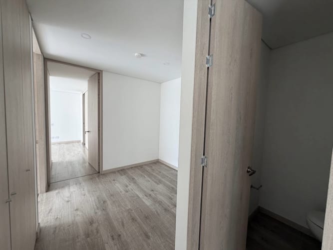 Apartamento de 2 alcobas en venta en El Poblado, Medellín, 101 m² · foto 9 de 24