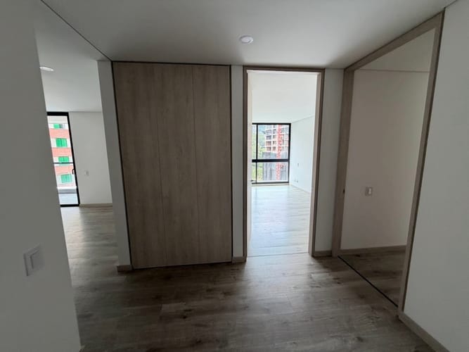 Apartamento de 2 alcobas en venta en El Poblado, Medellín, 101 m² · foto 10 de 24