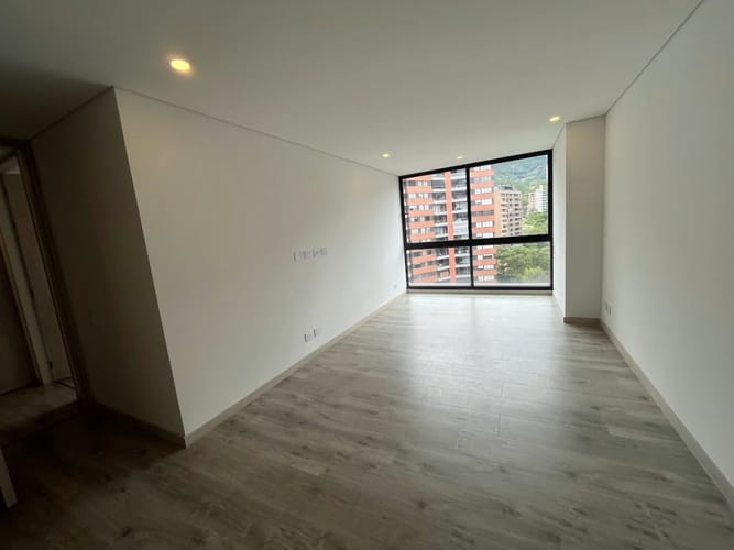Apartamento de 2 alcobas en venta en El Poblado, Medellín, 101 m² · foto 14 de 24