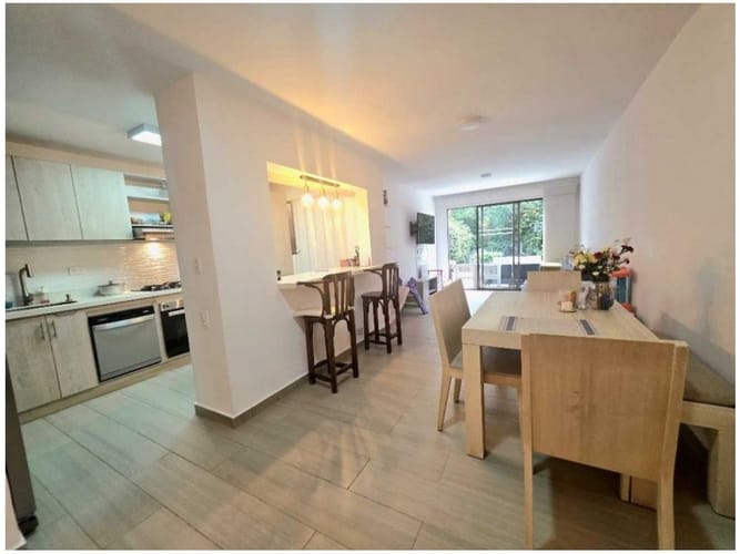 Casa de 3 alcobas en venta en Cumbres, Envigado, 180 m² · foto 2 de 15