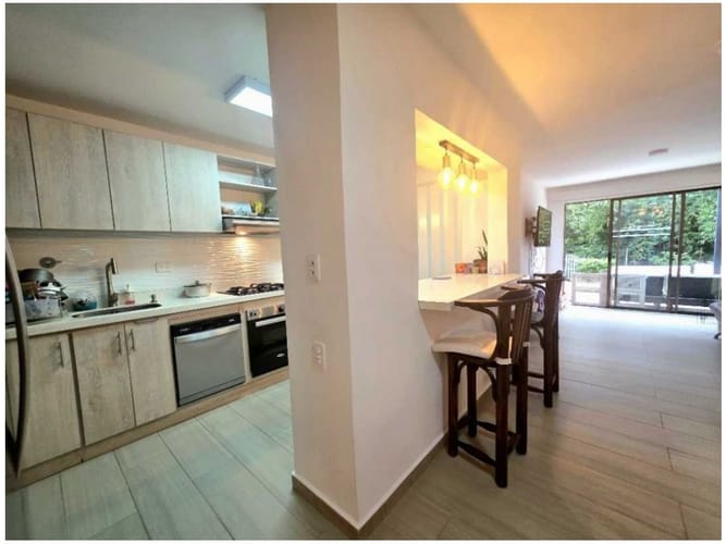 Casa de 3 alcobas en venta en Cumbres, Envigado, 180 m² · foto 3 de 15