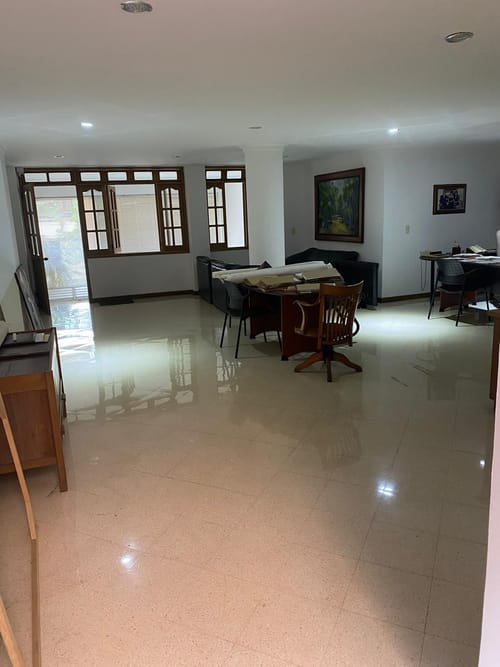 Oficina en venta en Laureles, Medellín, 84 m² · foto 2 de 10