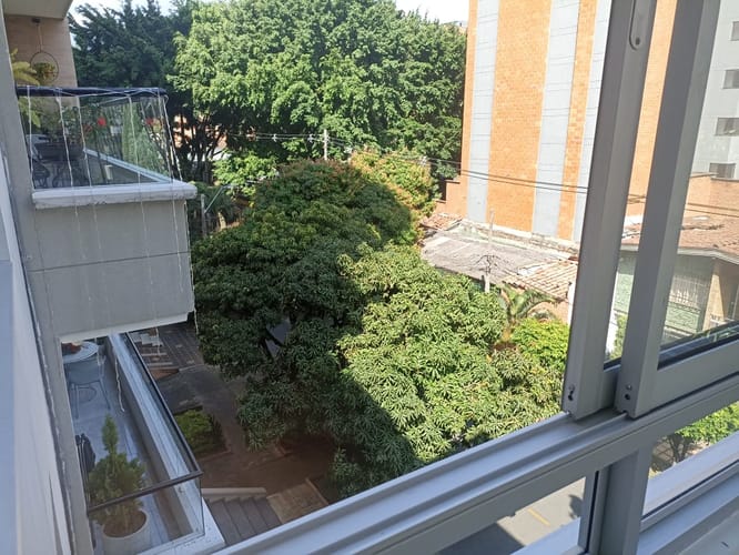 Apartamento de 3 alcobas en venta en Las Acacias, Medellín, 180 m² · foto 2 de 21