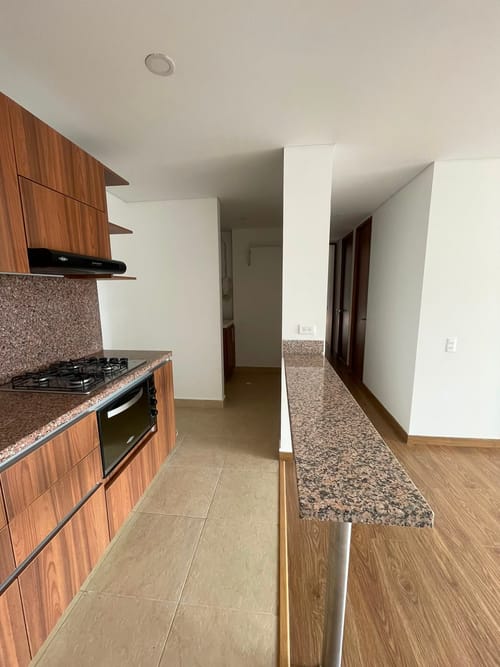 Apartamento de 3 alcobas en venta en Rionegro, 73 m² · foto 2 de 19