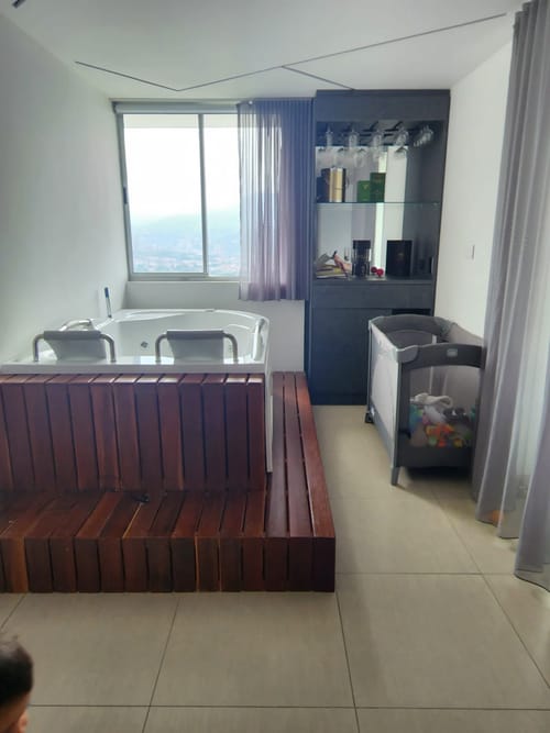 Apartamento de 3 alcobas en venta en Las Lomitas, Sabaneta, 123 m² · foto 3 de 9
