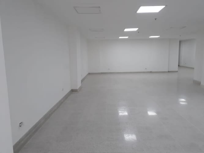 Local en venta en Boston, Medellín, 208 m² · foto 3 de 9