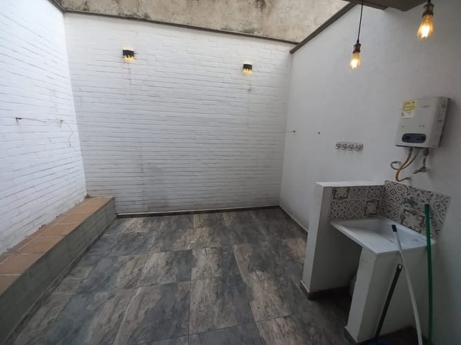 Apartamento de 1 alcoba en venta en Laureles, Medellín, 83 m² · foto 2 de 9