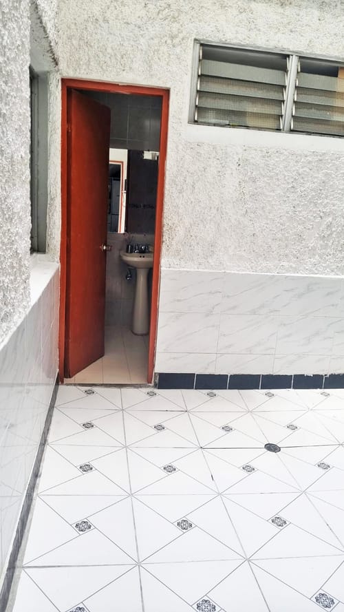 Casa de 8 alcobas en venta en Laureles, Medellín, 198 m² · foto 4 de 17