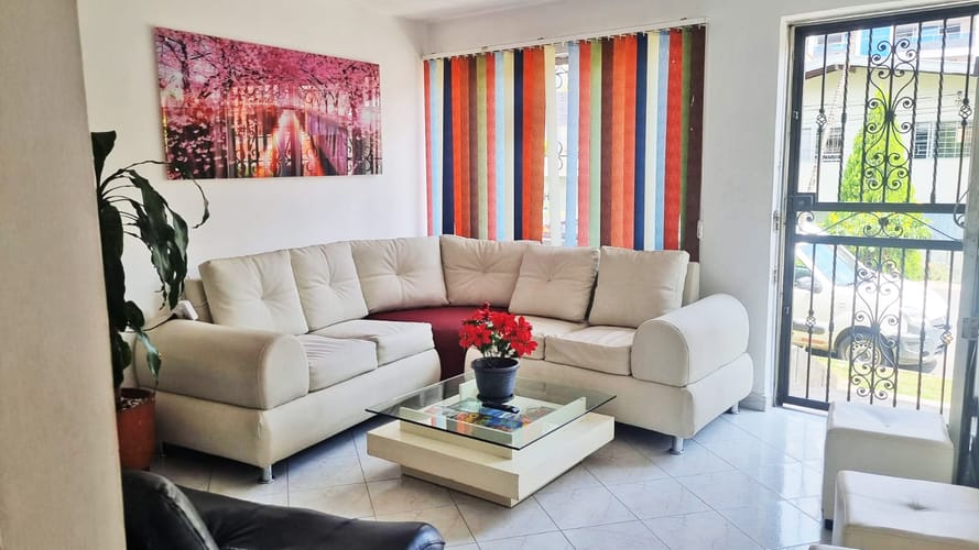 Casa de 8 alcobas en venta en Laureles, Medellín, 198 m² · foto 5 de 17