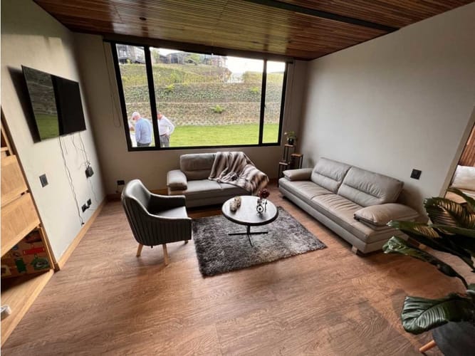 Casa de 3 alcobas en arriendo en El Retiro, 340 m² · foto 2 de 15