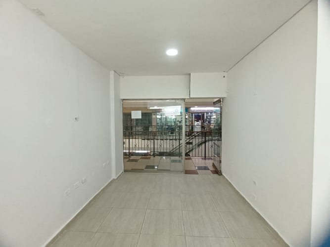 Local en venta en La Matuna, Cartagena, 24 m² · foto 2 de 5