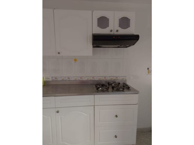 Apartamento de 3 alcobas en venta en Los Angeles, Medellín, 74 m² · foto 3 de 8