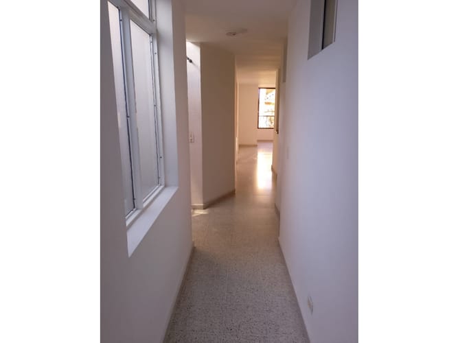 Apartamento de 3 alcobas en venta en Los Angeles, Medellín, 74 m² · foto 4 de 8