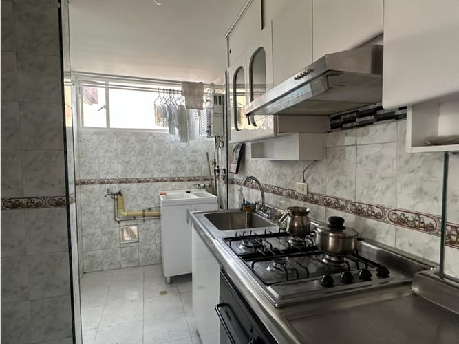 Apartamento de 3 alcobas en venta en San Rafael, Bogotá, 68 m² · foto 2 de 24