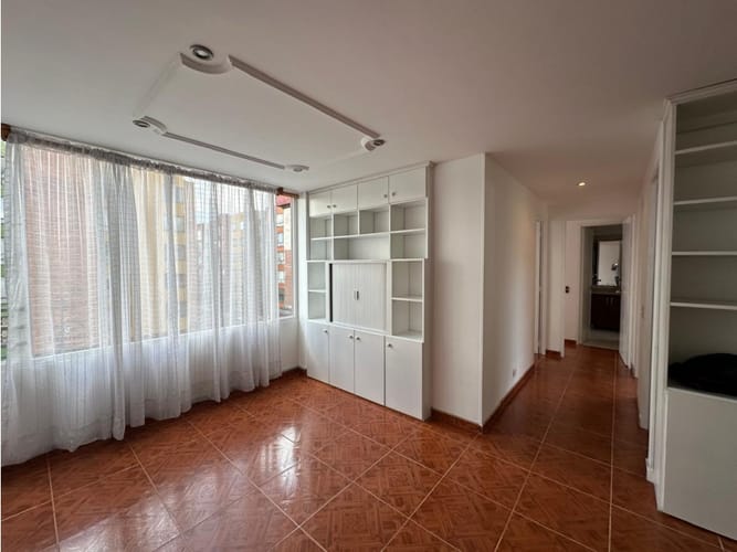 Apartamento de 3 alcobas en venta en San Rafael, Bogotá, 68 m² · foto 3 de 24
