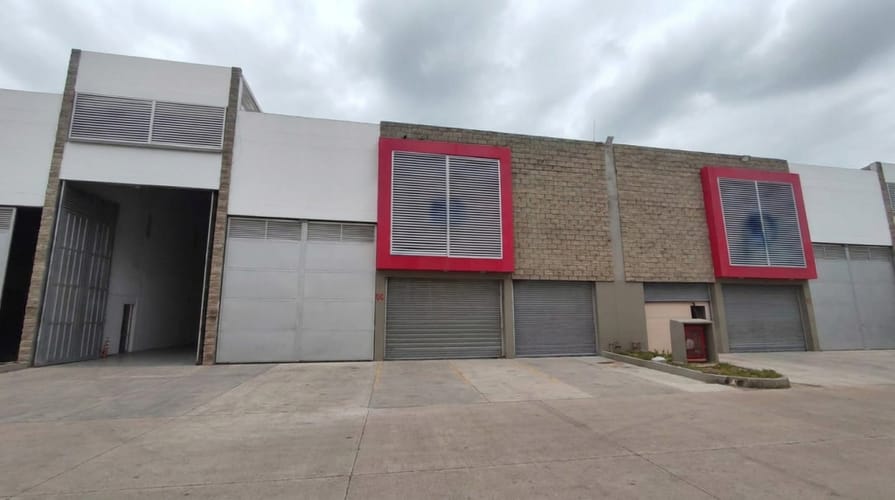 Bodega en arriendo en Base Naval, Barranquilla, 545 m² · foto 2 de 13