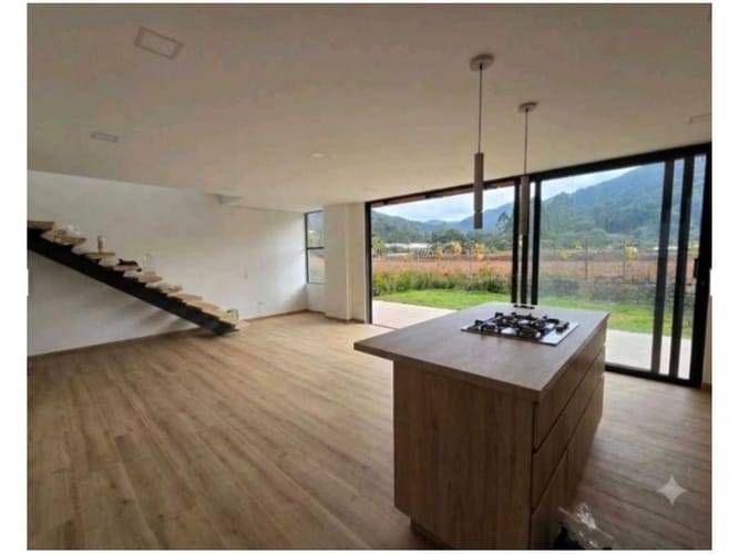 Casa de 3 alcobas en venta en El Carmen, El Retiro, 183 m² · foto 2 de 12