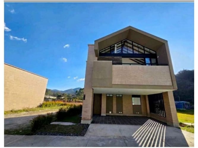 Casa de 3 alcobas en venta en El Carmen, El Retiro, 183 m² · foto 4 de 12