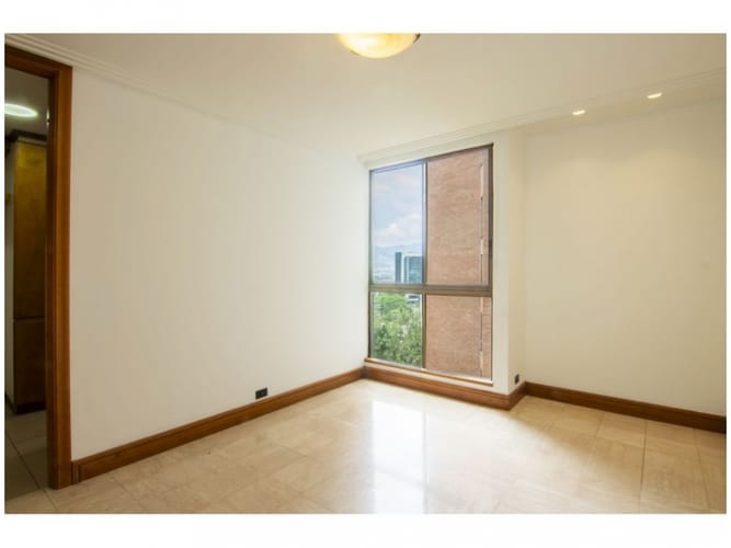 Apartaestudio en venta en El Castillo, Medellín, 180 m² · foto 6 de 24