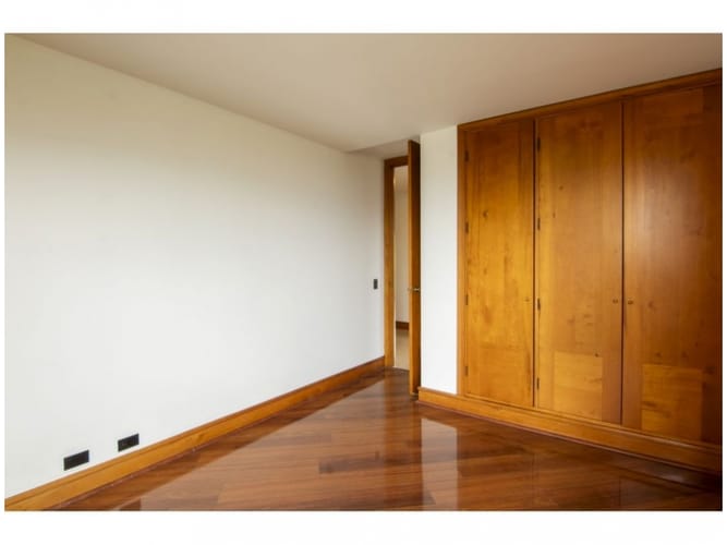 Apartaestudio en venta en El Castillo, Medellín, 180 m² · foto 18 de 24