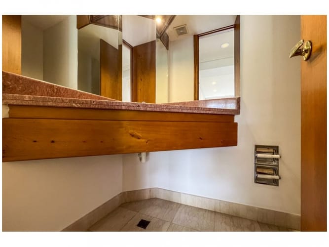 Apartaestudio en venta en El Castillo, Medellín, 180 m² · foto 23 de 24