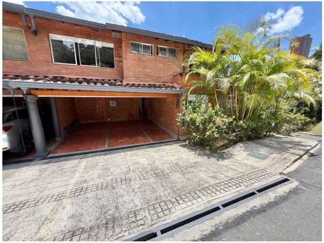 Casa de 4 alcobas en venta en El Poblado, Medellín, 265 m² · foto 1 de 23