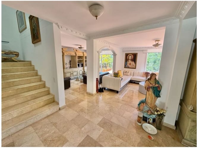 Casa de 4 alcobas en venta en El Poblado, Medellín, 265 m² · foto 2 de 23