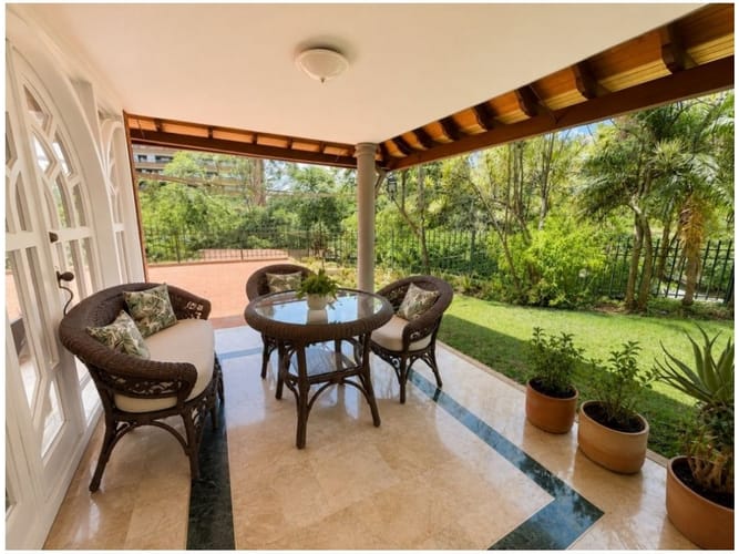 Casa de 4 alcobas en venta en El Poblado, Medellín, 265 m² · foto 5 de 23