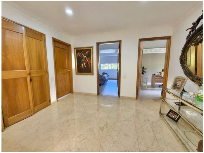 Casa de 4 alcobas en venta en El Poblado, Medellín, 265 m² · foto 16 de 23