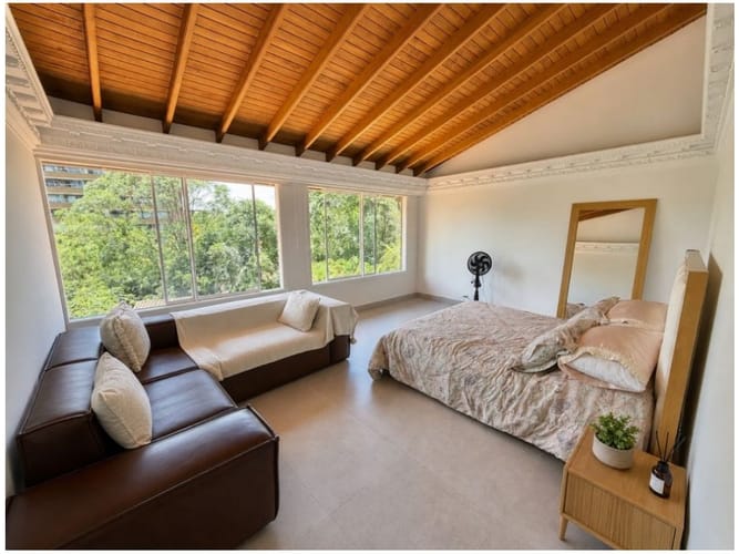 Casa de 4 alcobas en venta en El Poblado, Medellín, 265 m² · foto 19 de 23