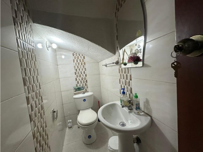 Casa de 7 alcobas en venta en Bonanza, Bogotá, 265 m² · foto 11 de 24