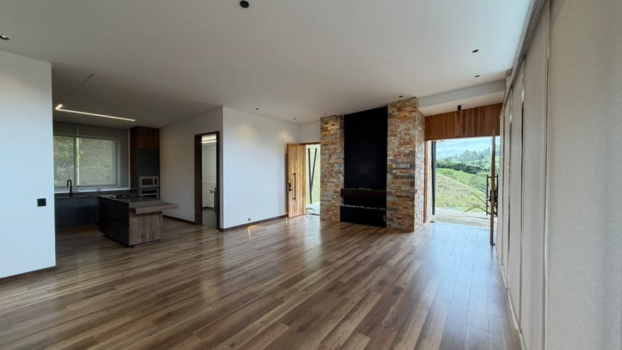 Casa de 3 alcobas en arriendo en El Tambo, La Ceja, 350 m² · foto 4 de 24