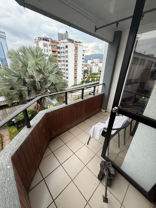 Apartamento de 4 alcobas en venta en Cañaveral, Floridablanca, 143 m² · foto 5 de 24