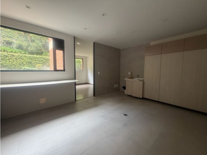 Apartamento de 4 alcobas en venta en Santa Barbara, Bogotá, 455 m² · foto 2 de 24