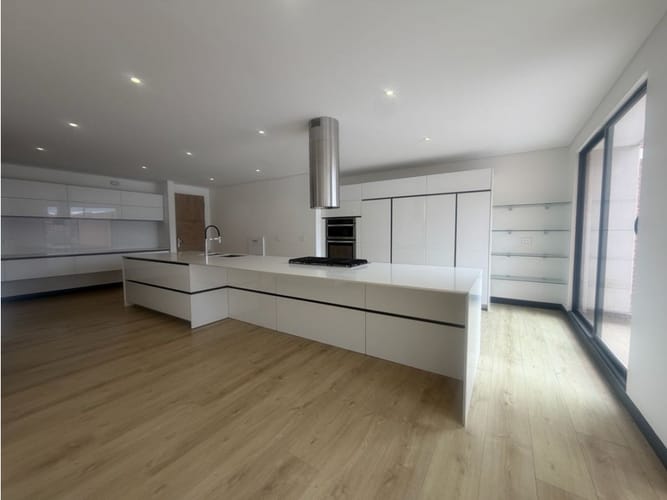 Apartamento de 4 alcobas en venta en Santa Barbara, Bogotá, 455 m² · foto 7 de 24