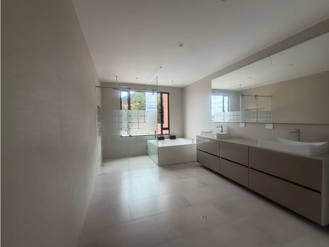 Apartamento de 4 alcobas en venta en Santa Barbara, Bogotá, 455 m² · foto 19 de 24